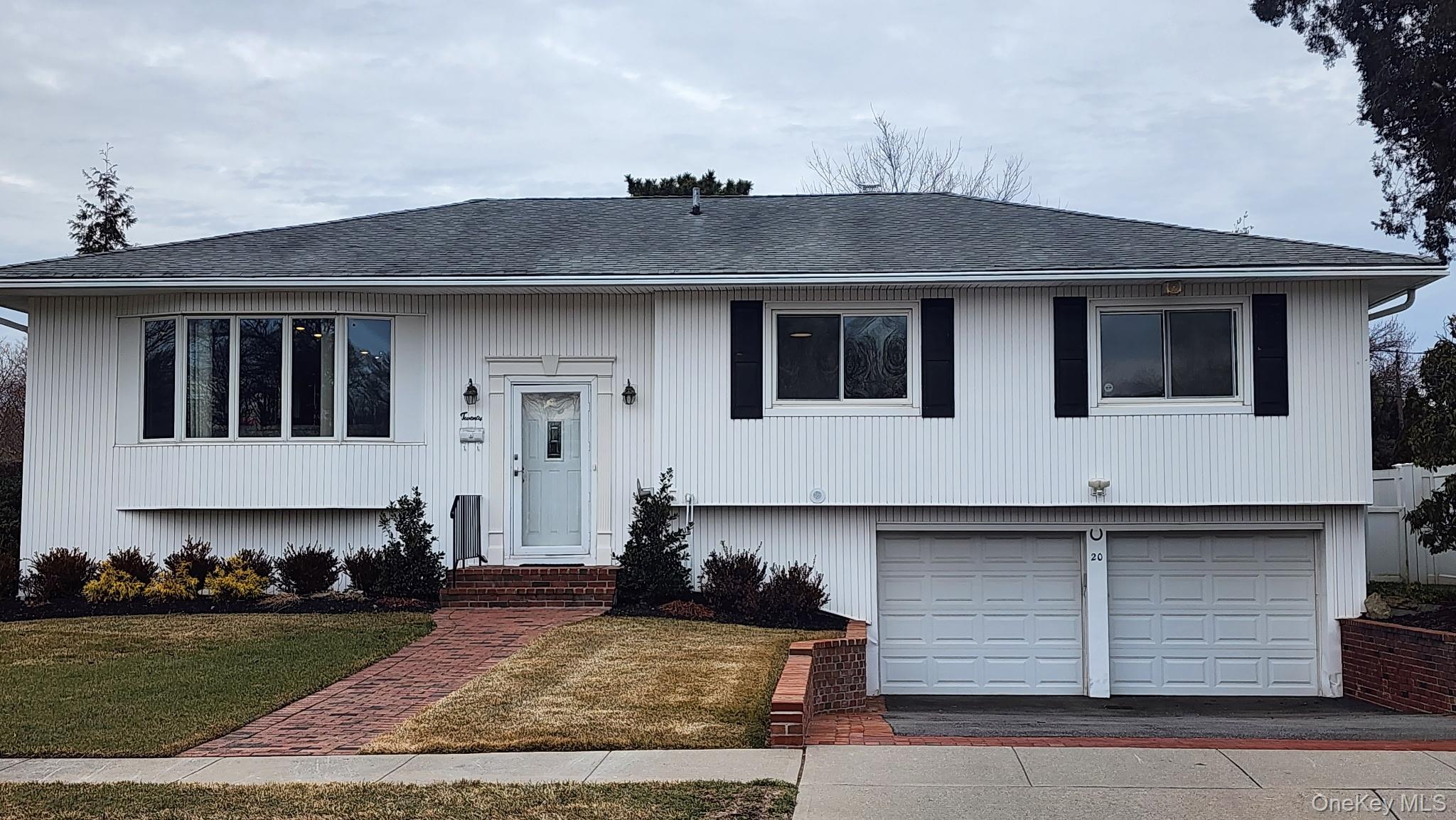 #1 photo, 20 Steuben Drive, नासाउ काउंटी Oyster Bay , NY 11753