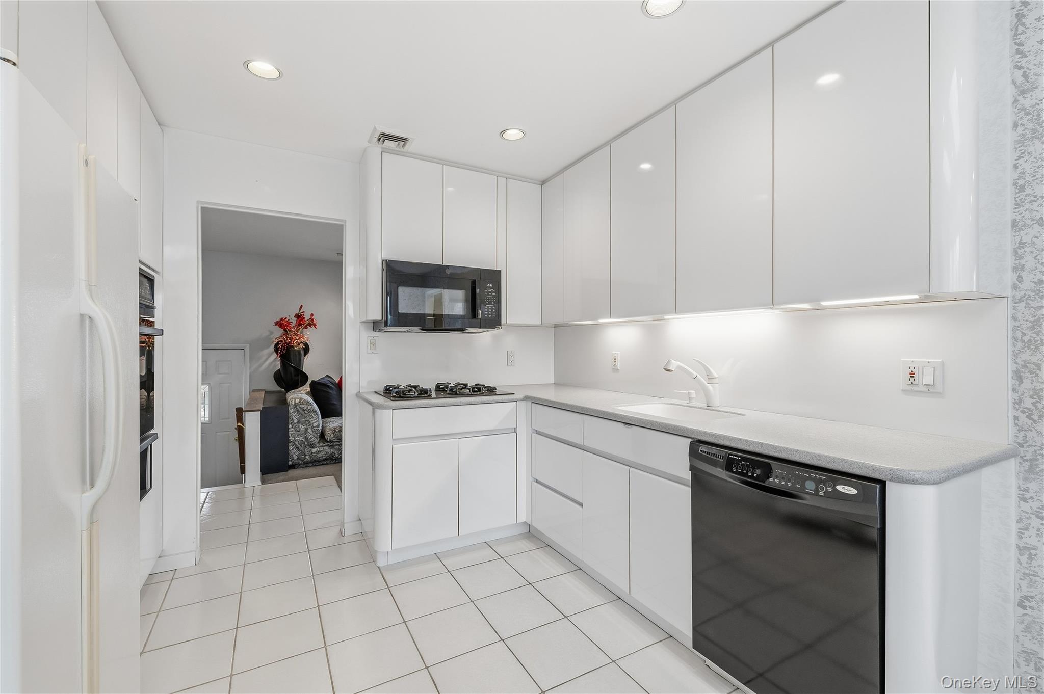 #7 photo, 20 Steuben Drive, ناسو Oyster Bay , NY 11753