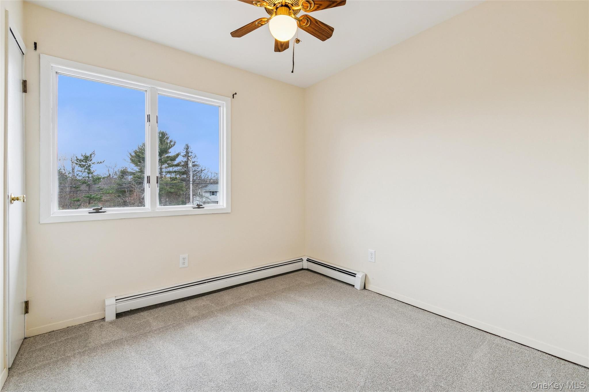 #13 photo, 129 E Woodside Avenue, 東長島 Patchogue , NY 11772