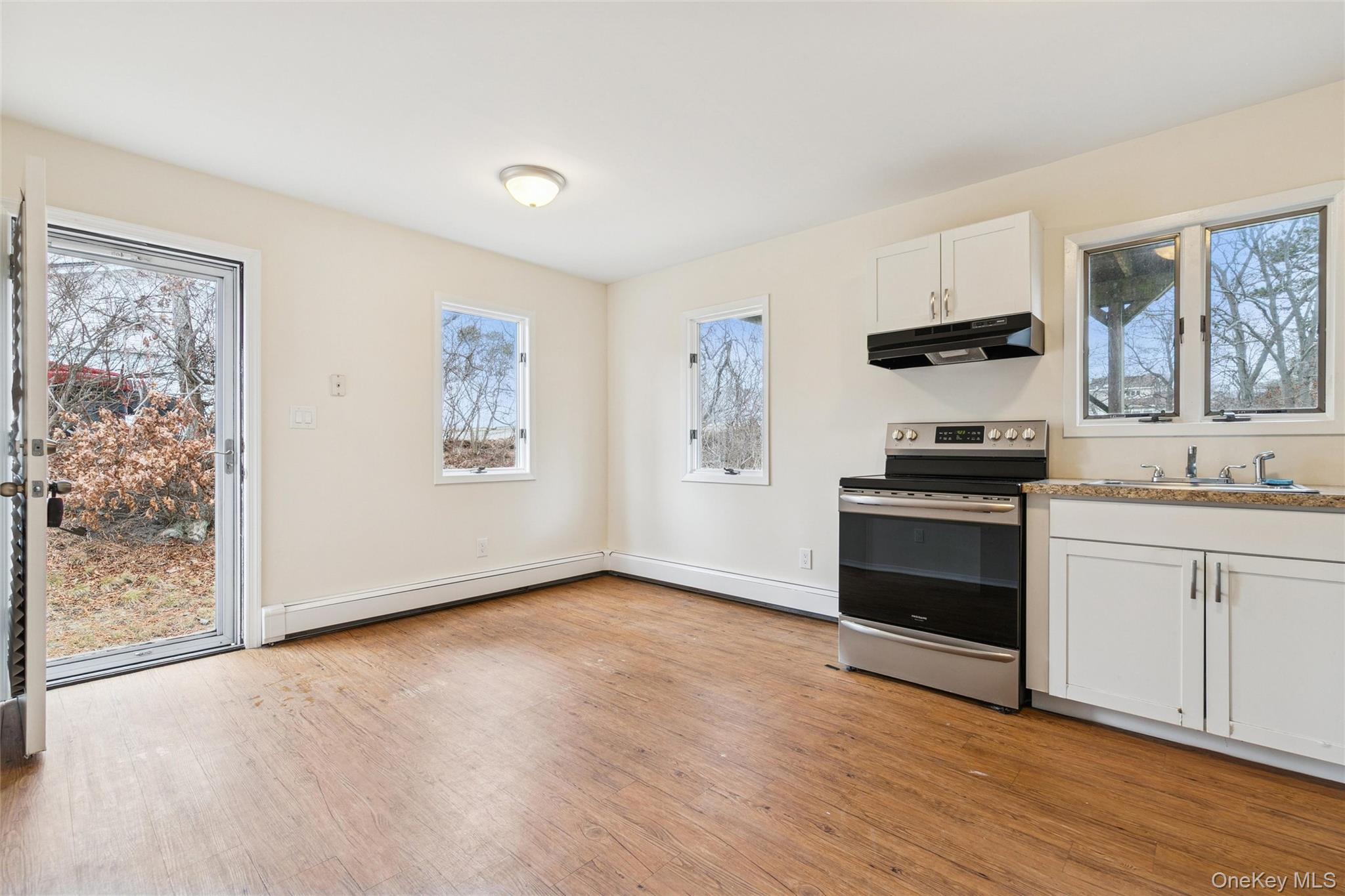 #16 photo, 129 E Woodside Avenue, 東長島 Patchogue , NY 11772