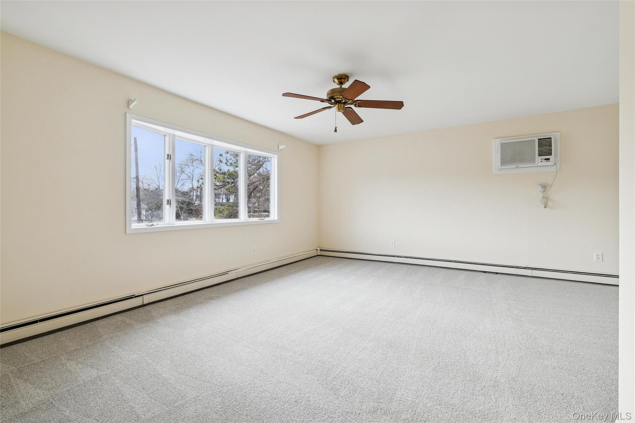 #2 photo, 129 E Woodside Avenue, 東長島 Patchogue , NY 11772
