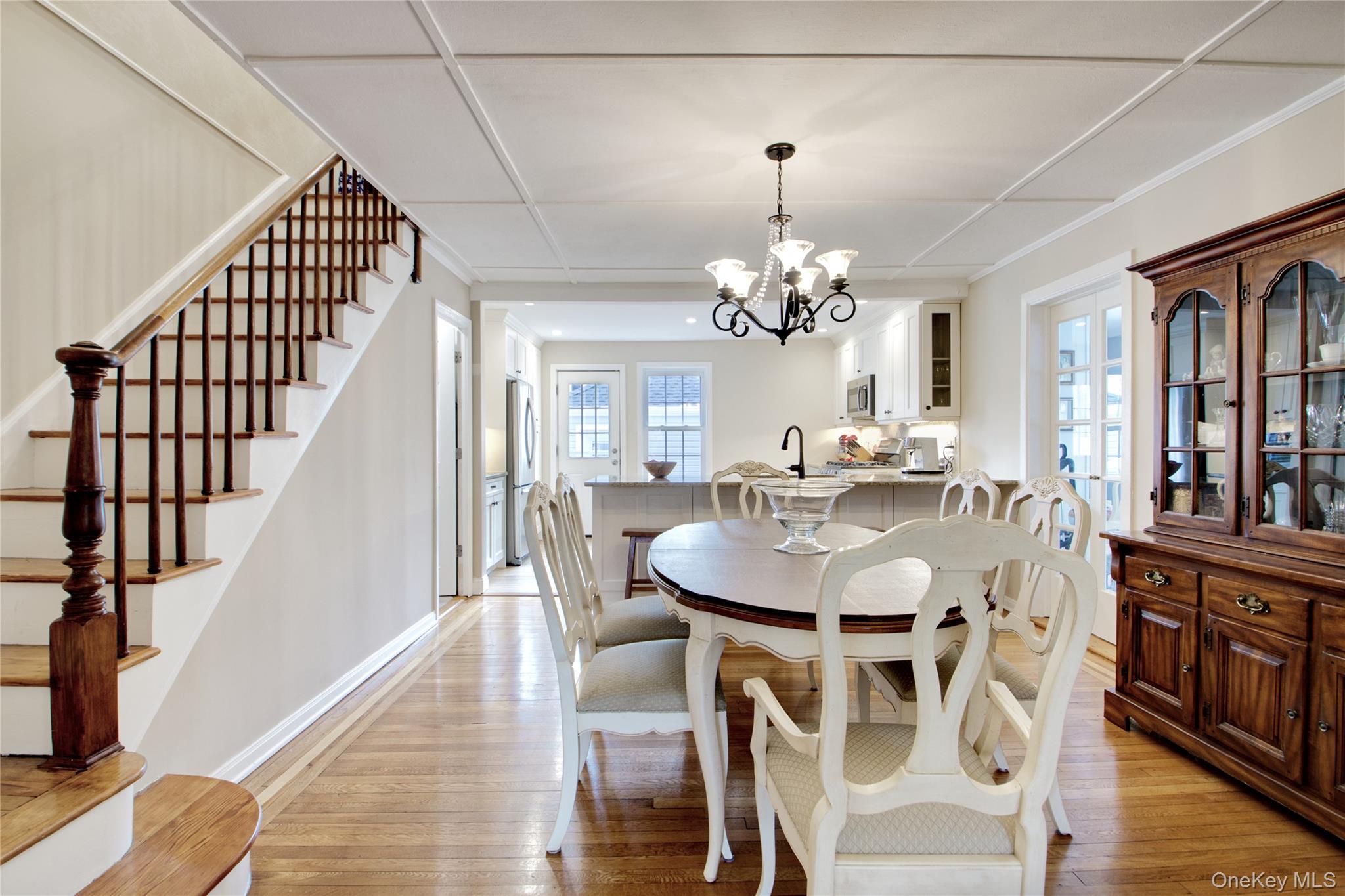 #15 photo, 20 Salisbury Avenue, ناسو Stewart Manor , NY 11530