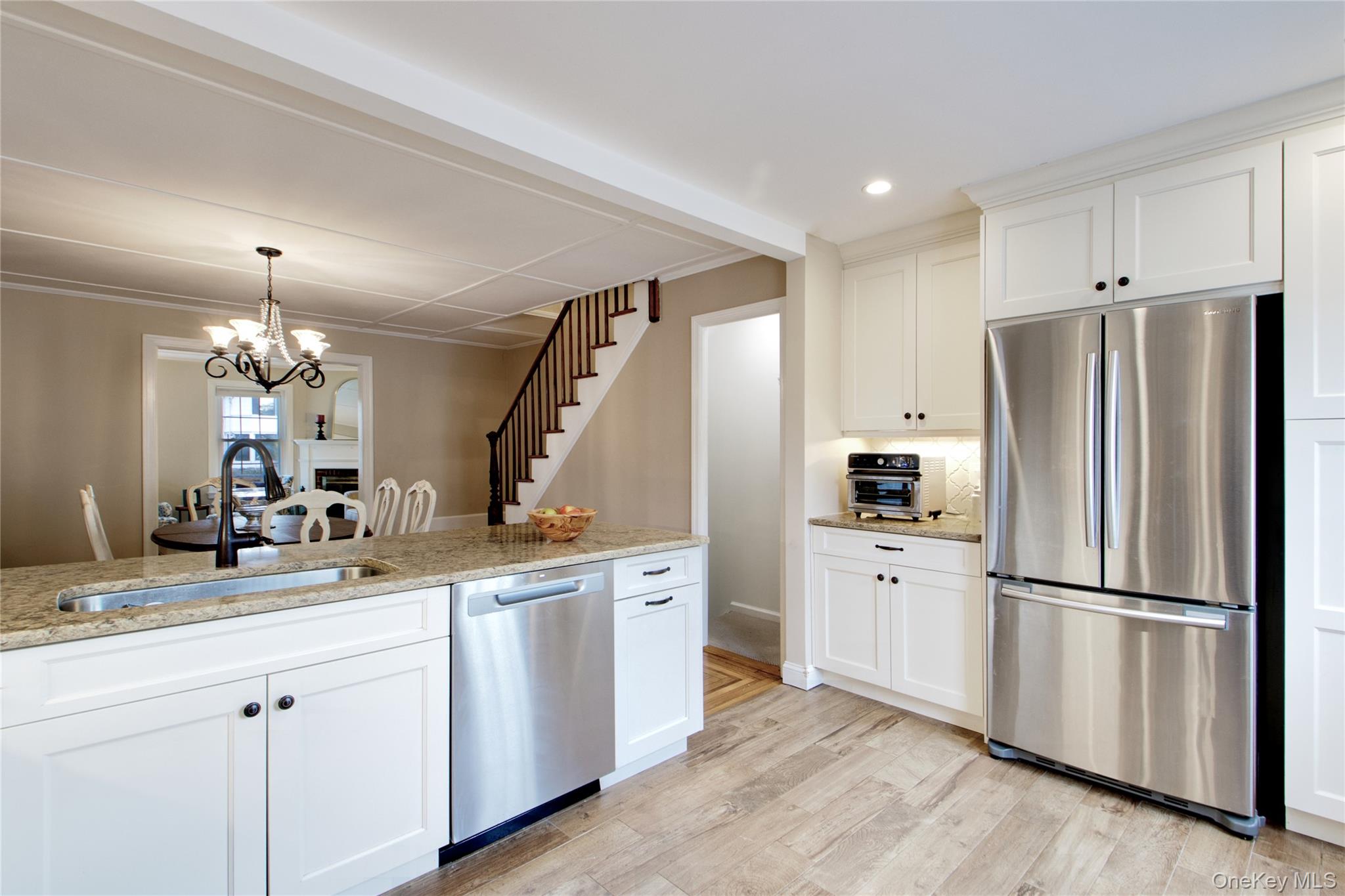 #19 photo, 20 Salisbury Avenue, ناسو Stewart Manor , NY 11530