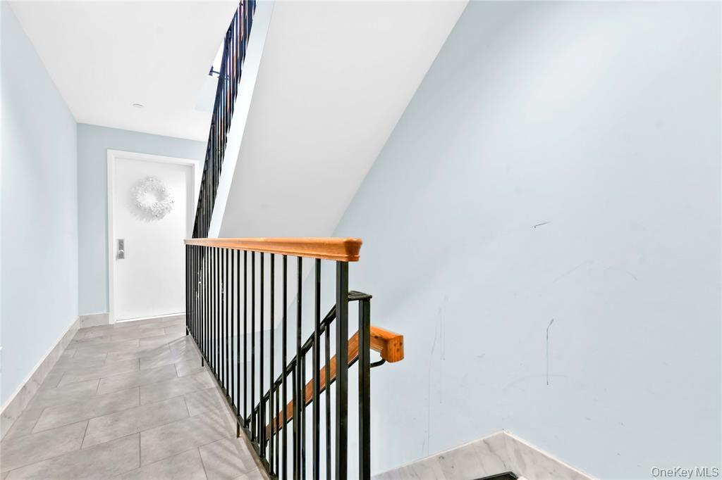 #17 photo, 84-39 60th Dr, कुईंस Middle Village , NY 11379