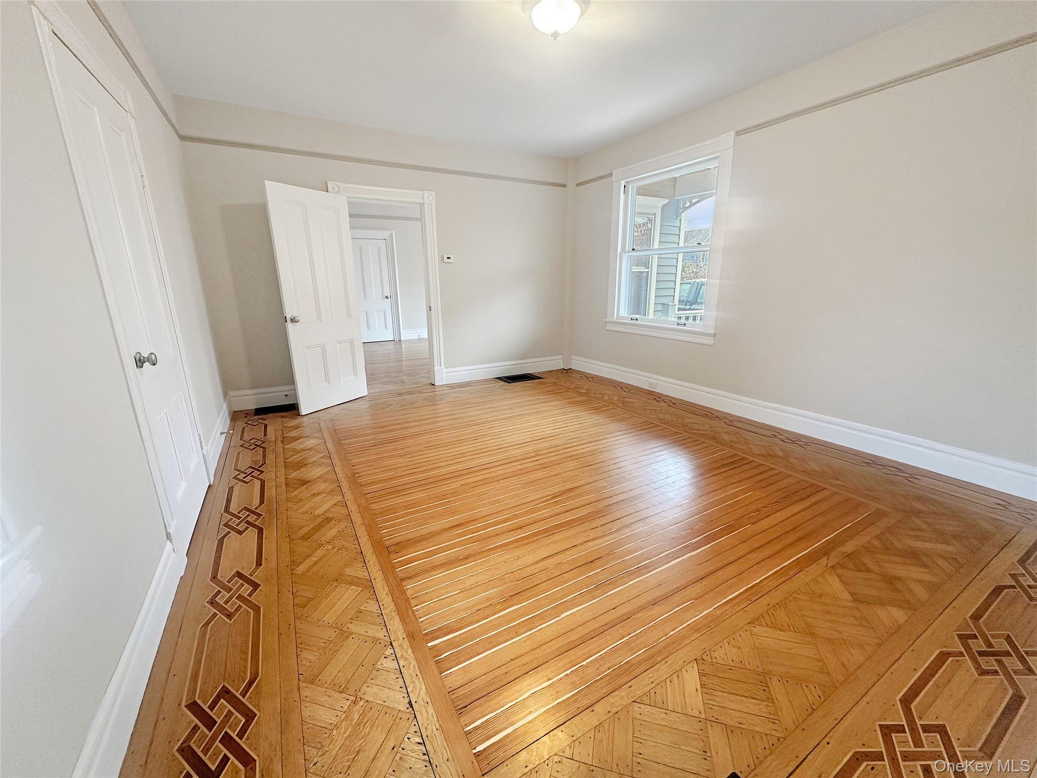 #5 photo, 611 Main Street, Саффолк ‖ Greenport , NY 11944