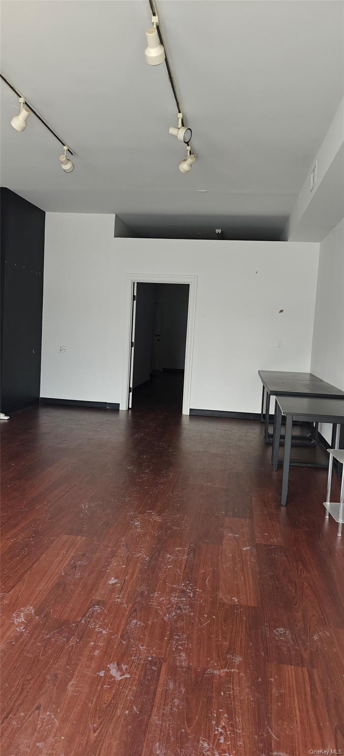 #3 photo, 723 Glen Cove Avenue, Нассау ‖ Glen Head , NY 11545