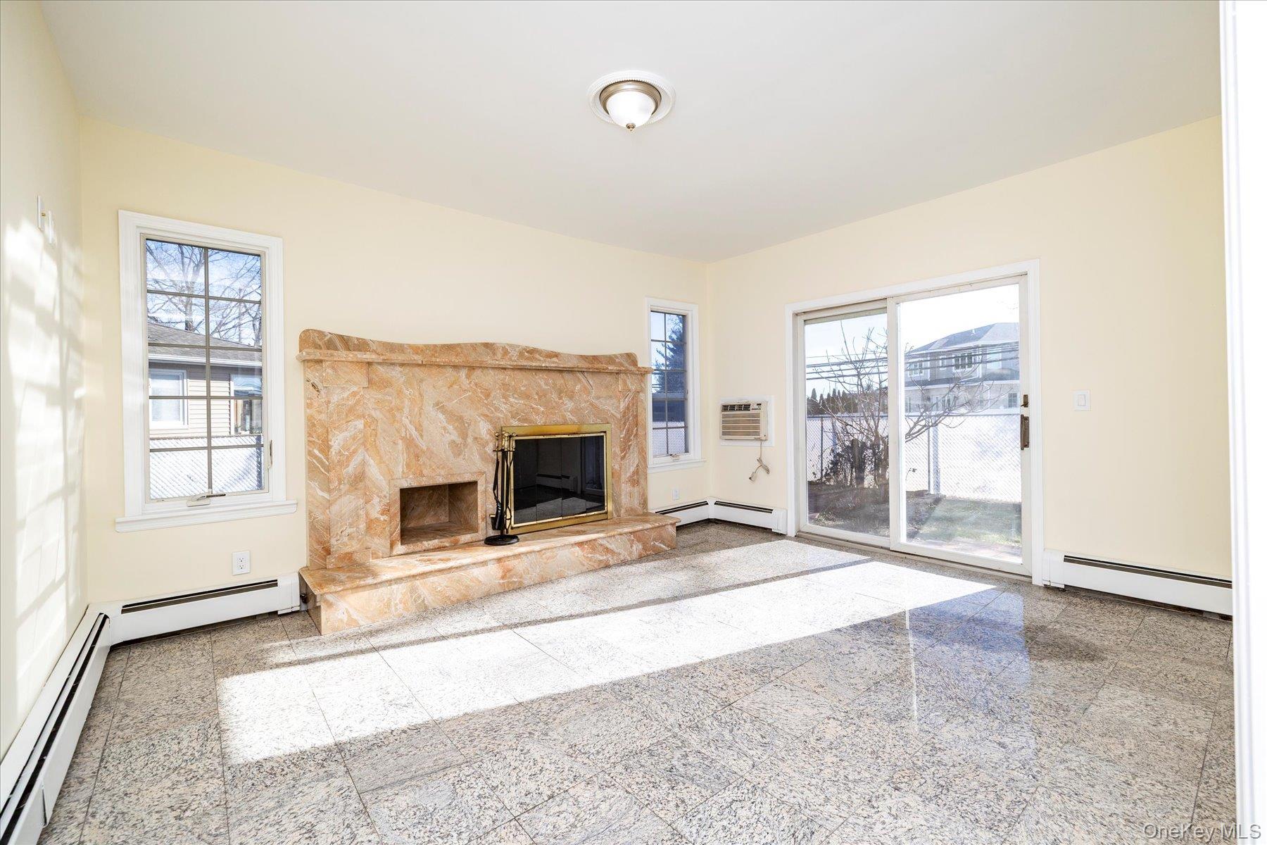 #10 photo, 8 Patricia Court, 长岛 Bethpage , NY 11714