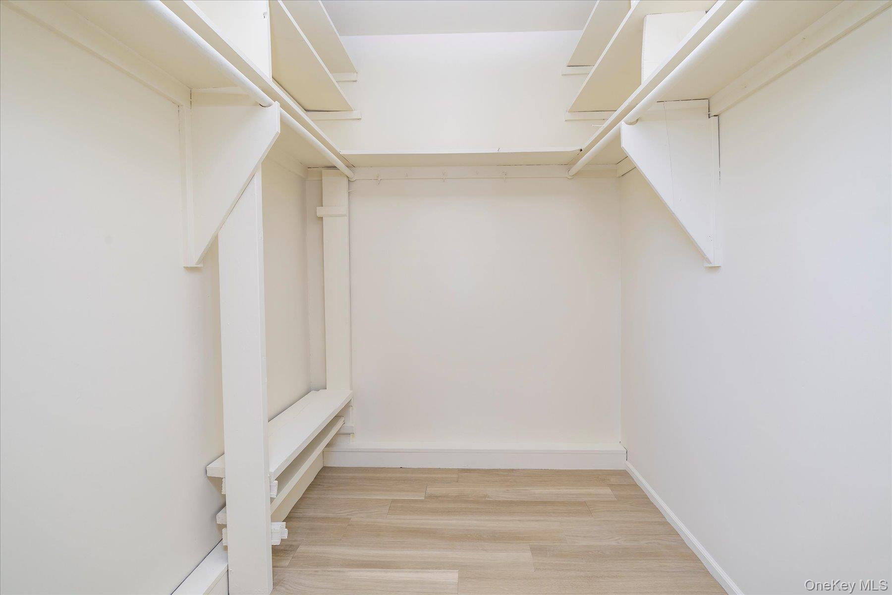 #19 photo, 8 Patricia Court, 长岛 Bethpage , NY 11714