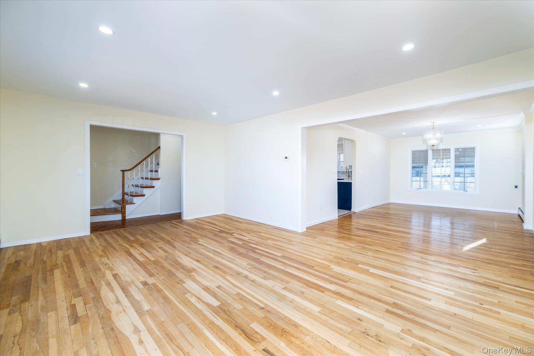 #7 photo, 8 Patricia Court, 长岛 Bethpage , NY 11714