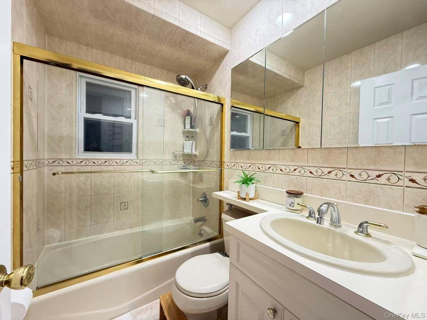 #9 photo, 55 Keller Street, Valley Stream , NY 11580