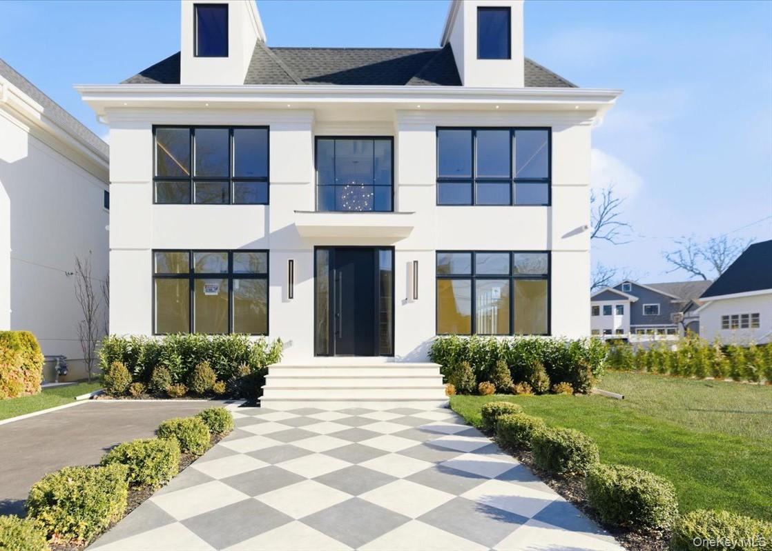 #1 photo, 132 Park Street, מחוז נסאו Woodmere , NY 11598