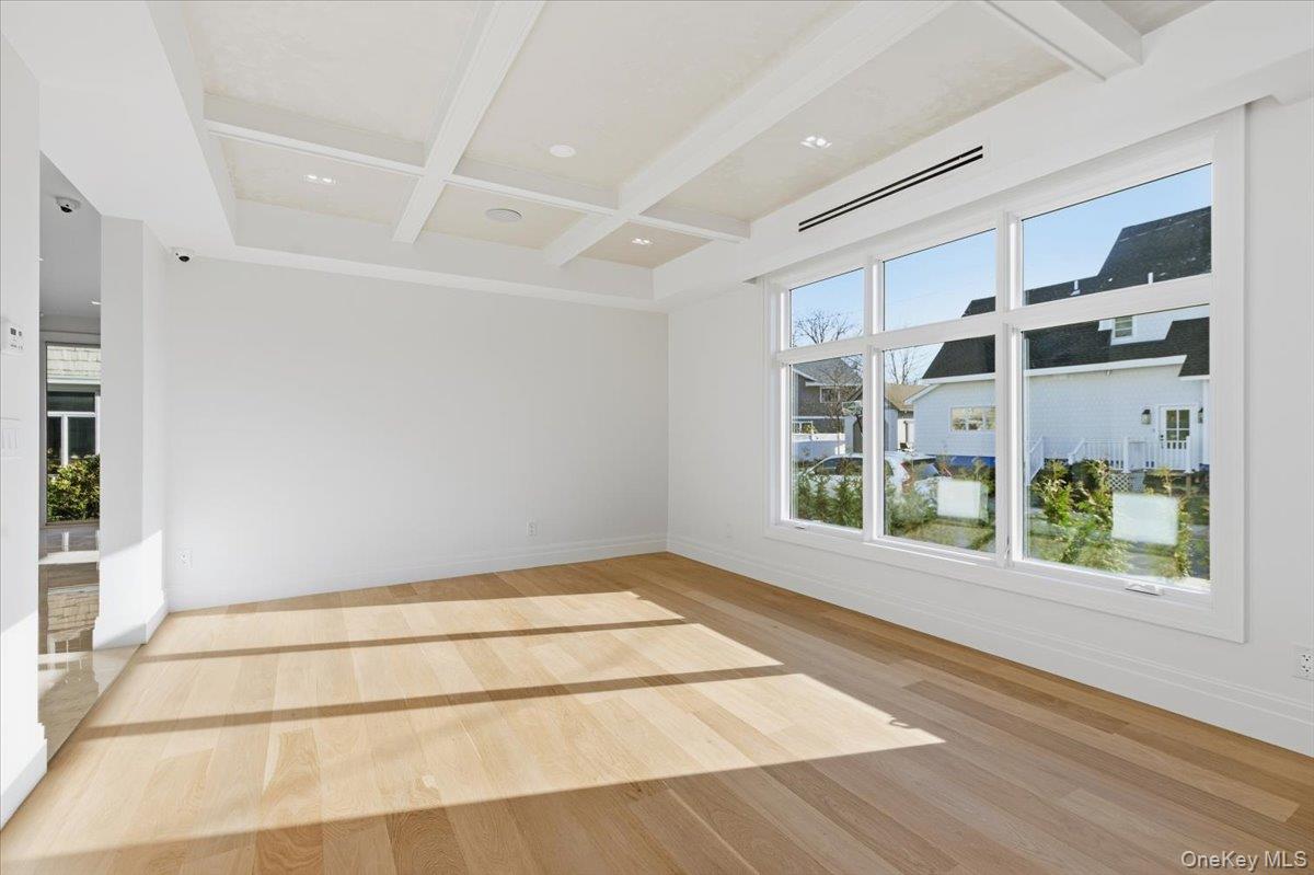 #12 photo, 132 Park Street, מחוז נסאו Woodmere , NY 11598