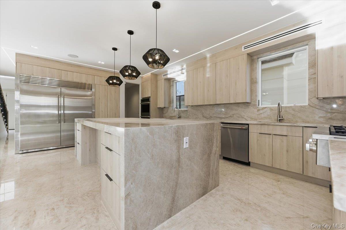 #17 photo, 132 Park Street, מחוז נסאו Woodmere , NY 11598