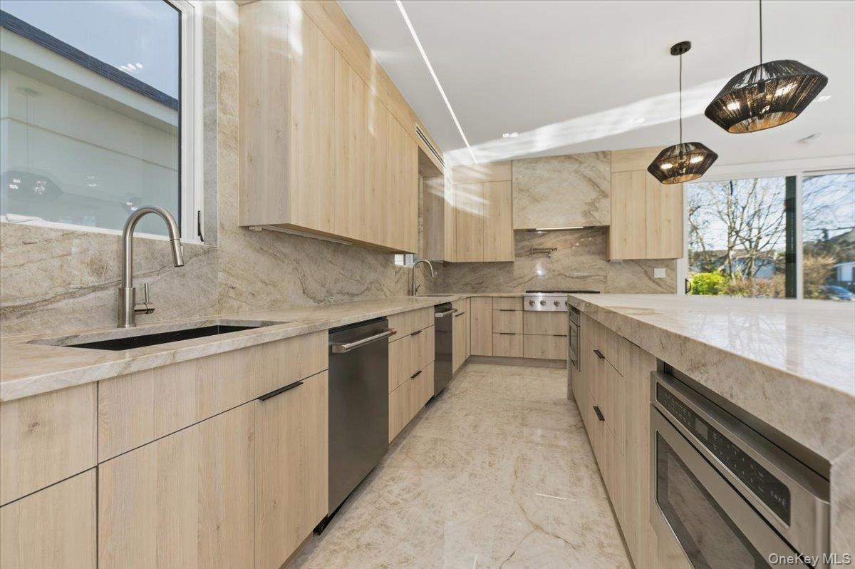 #18 photo, 132 Park Street, מחוז נסאו Woodmere , NY 11598