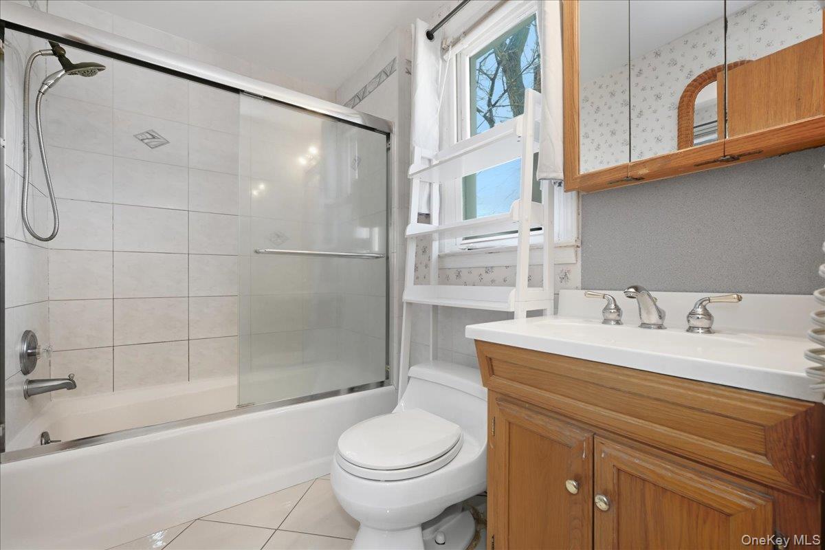 #13 photo, 2522 Hewlett Lane, Bellmore , NY 11710