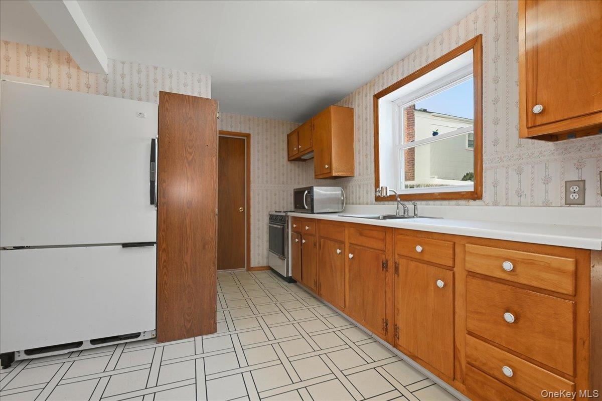 #4 photo, 2522 Hewlett Lane, Bellmore , NY 11710