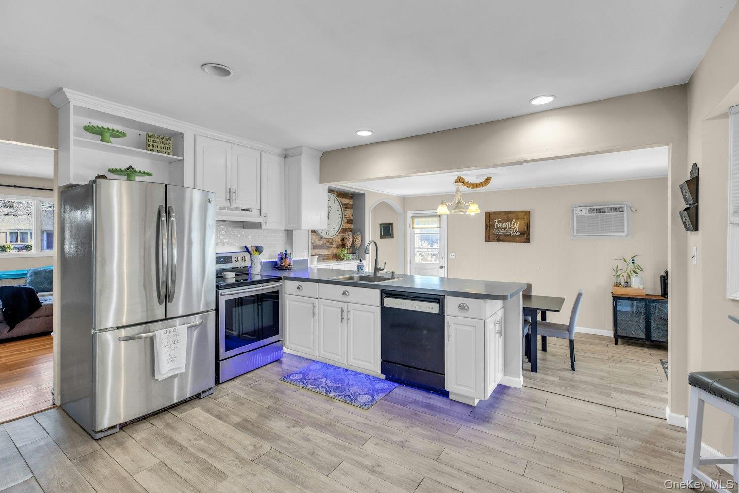 #6 photo, 128 Wyandanch Road, Саффолк ‖ Sayville , NY 11782