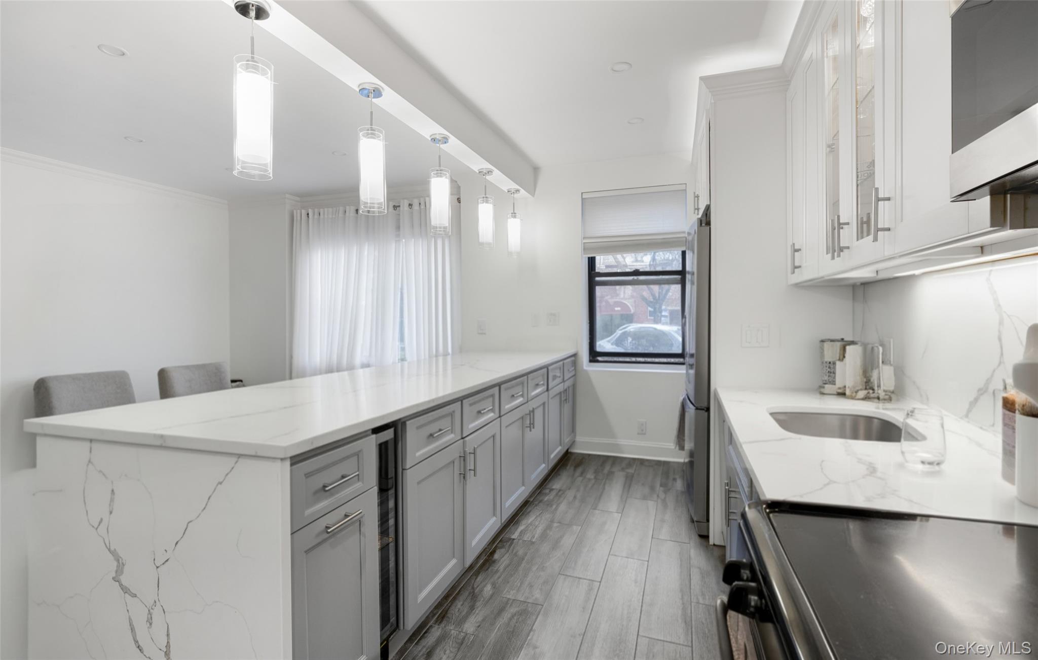 #2 photo, 1950 80th Street, कुईंस East Elmhurst , NY 11370