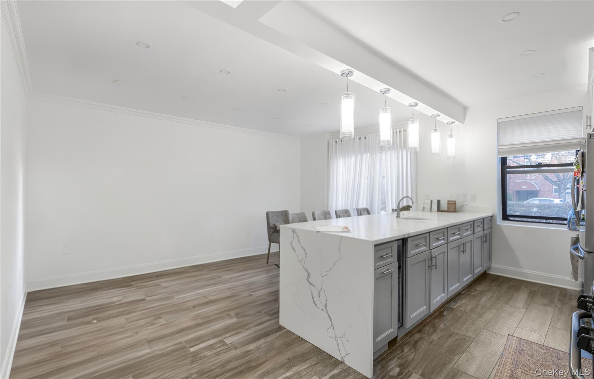 #9 photo, 1950 80th Street, कुईंस East Elmhurst , NY 11370