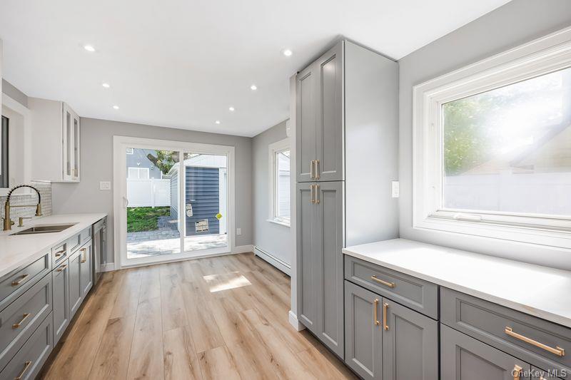 #16 photo, 335 Peninsula Boulevard, מחוז נסאו Cedarhurst , NY 11516