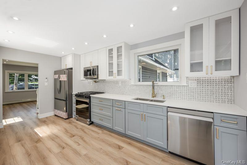 #17 photo, 335 Peninsula Boulevard, מחוז נסאו Cedarhurst , NY 11516