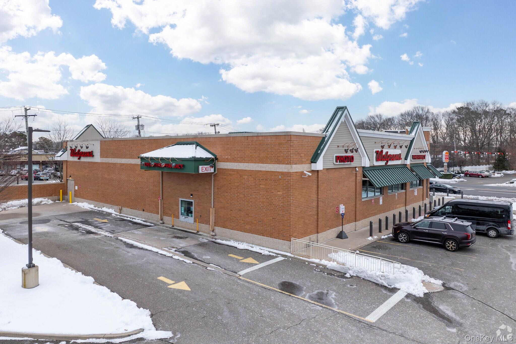 #18 photo, 863 Montauk Highway, Shirley , NY 11967