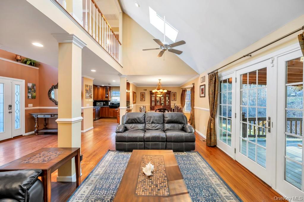 #15 photo, 20 Tulip Court, 东长岛 Moriches , NY 11955