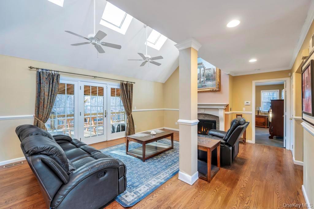 #16 photo, 20 Tulip Court, 东长岛 Moriches , NY 11955