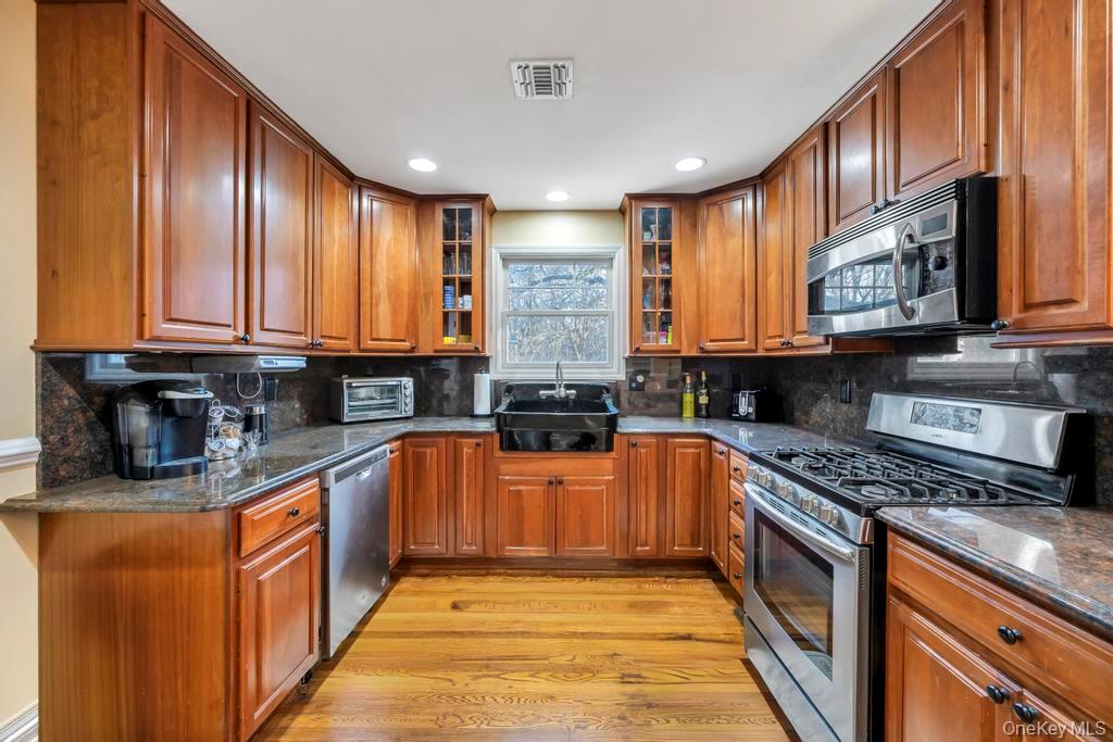 #20 photo, 20 Tulip Court, 东长岛 Moriches , NY 11955