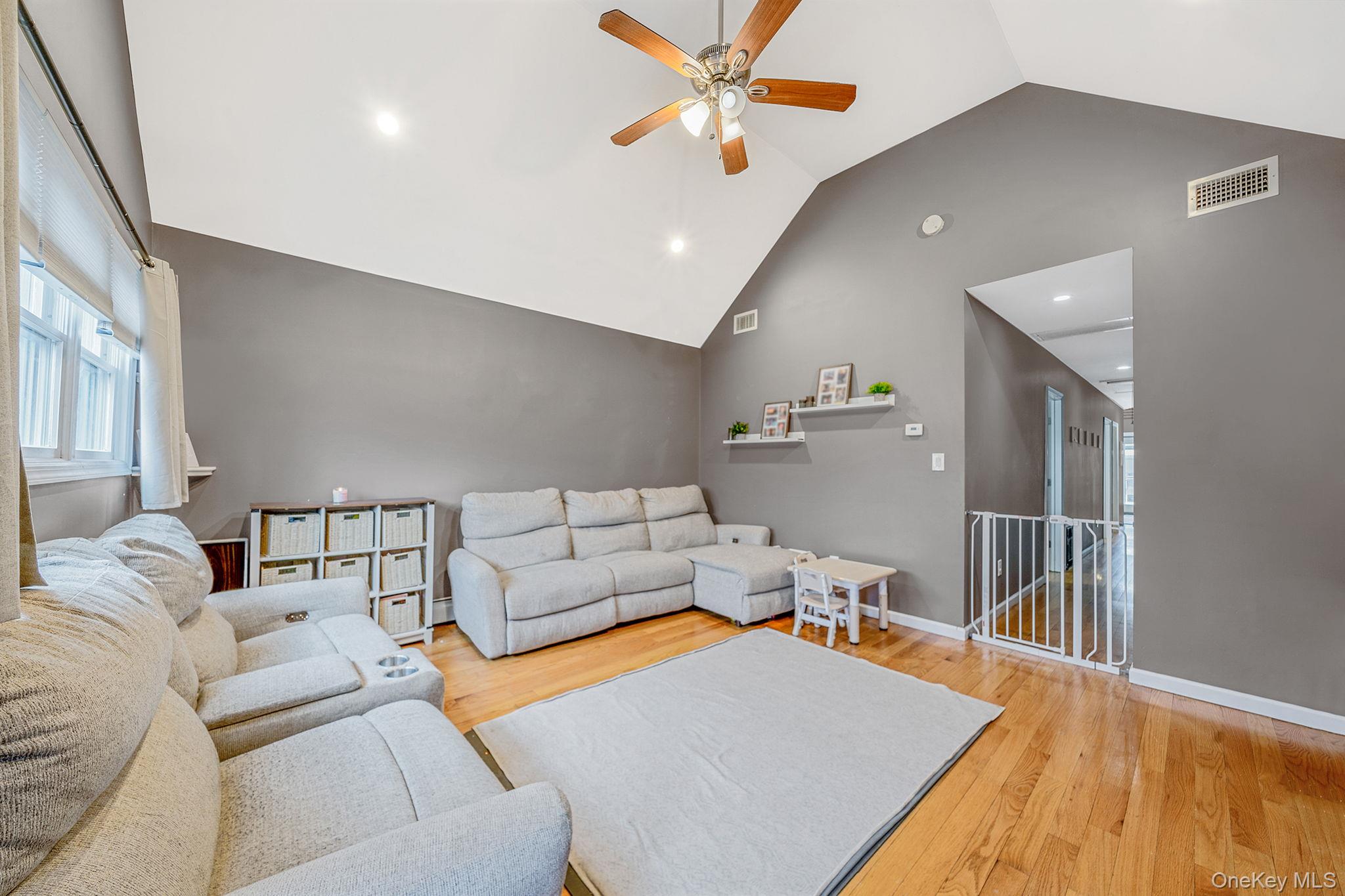 #2 photo, 1515 Cross Bay Boulevard, קווינס Broad Channel , NY 11693