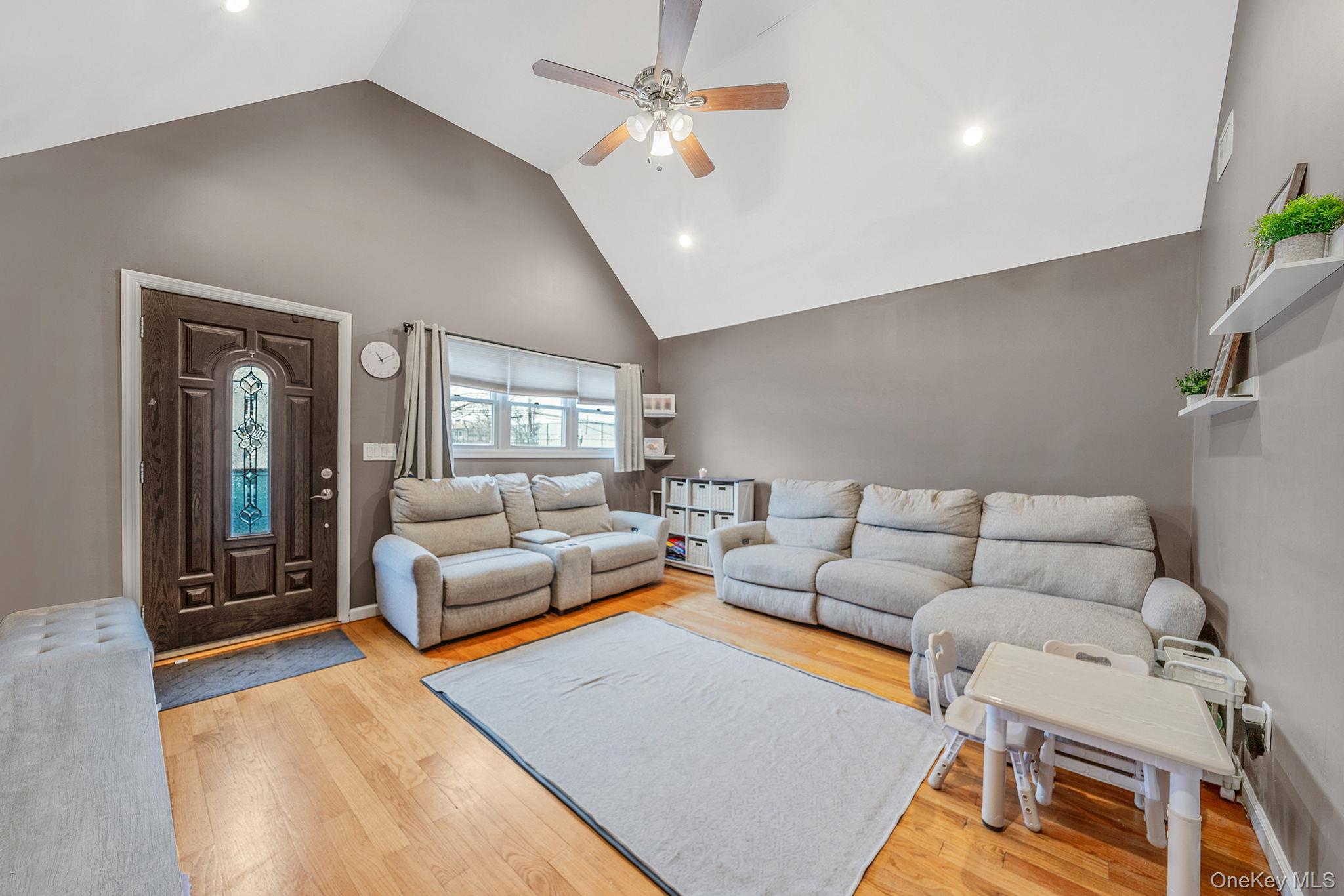 #3 photo, 1515 Cross Bay Boulevard, קווינס Broad Channel , NY 11693