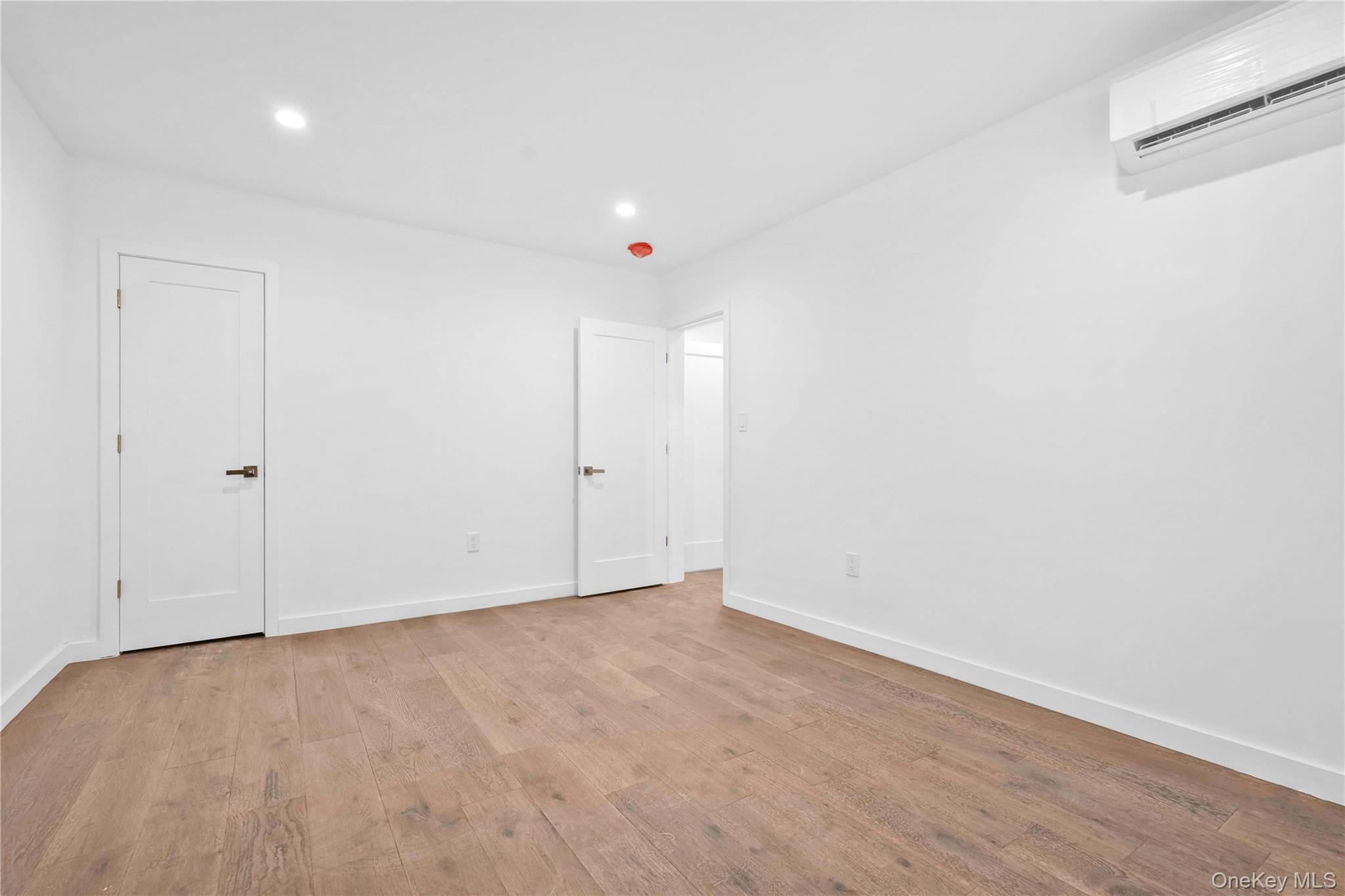 #16 photo, 145-36 159th Street, קווינס Jamaica , NY 11434