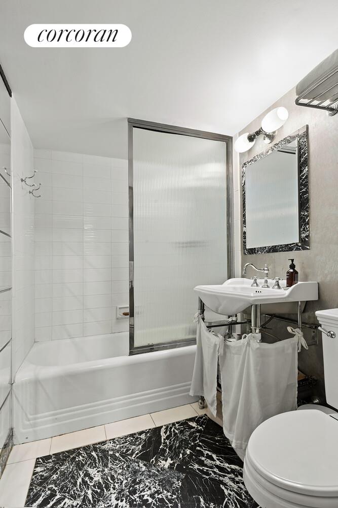 #5 photo, 333 W 56TH Street, Hell's Kitchen , NY 10019