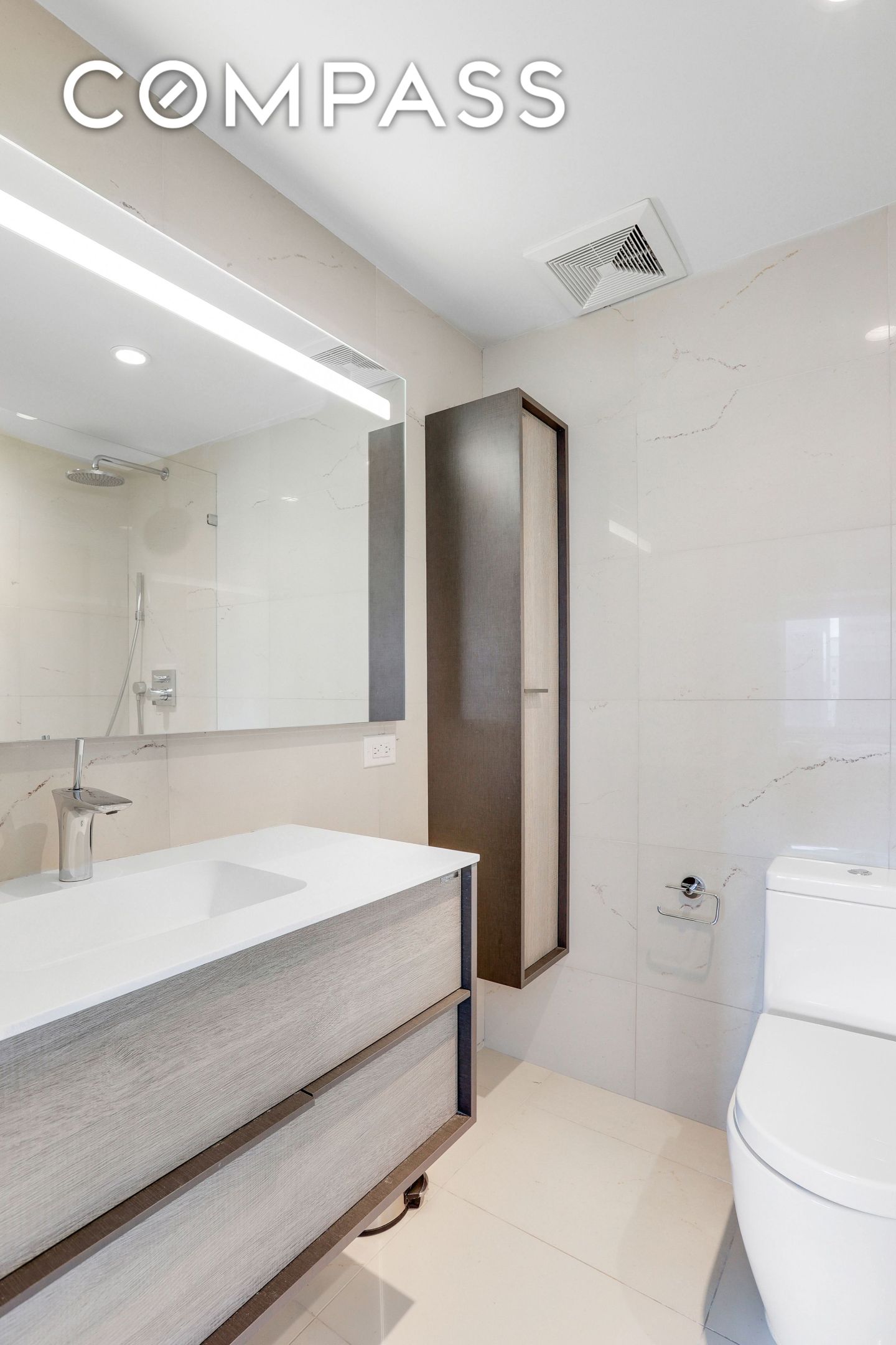 #7 photo, 150 W 56th Street, Midtown , NY 10019