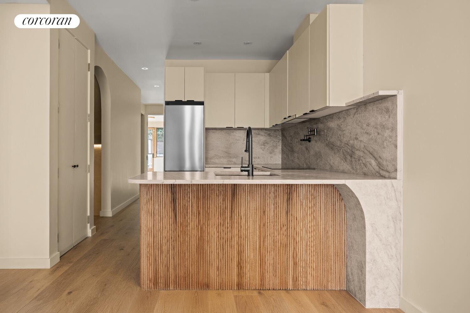 #3 photo, 598 STERLING Place, הברונקס Crown Heights , NY 11238