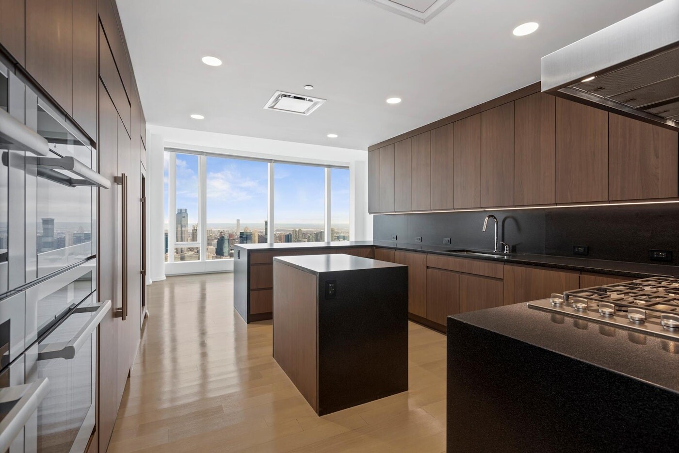 #5 photo, 50 WEST Street, Financial District , NY 10006