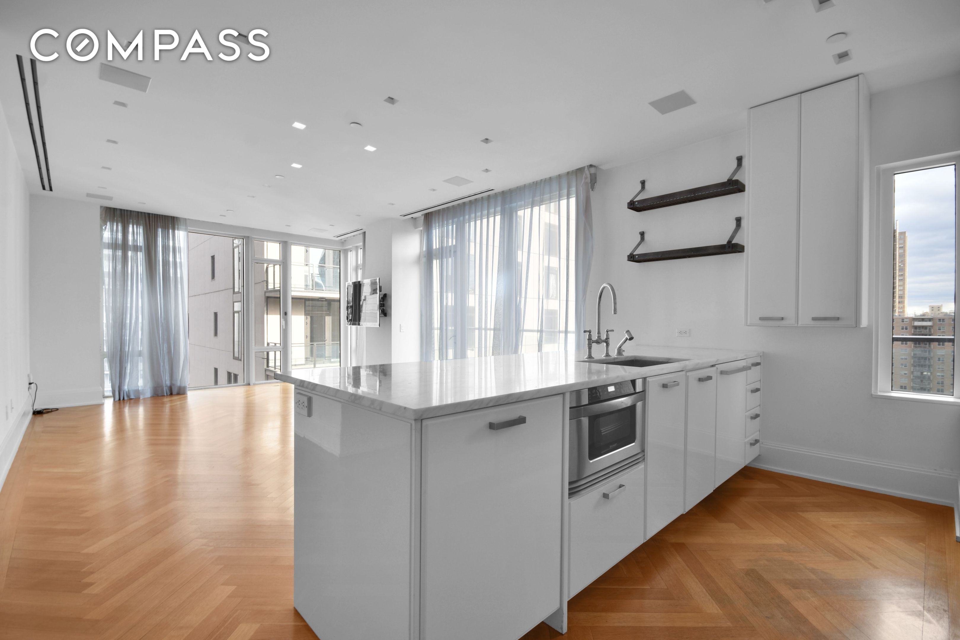 #4 photo, 305 E 85th Street, Upper East Side , NY 10028