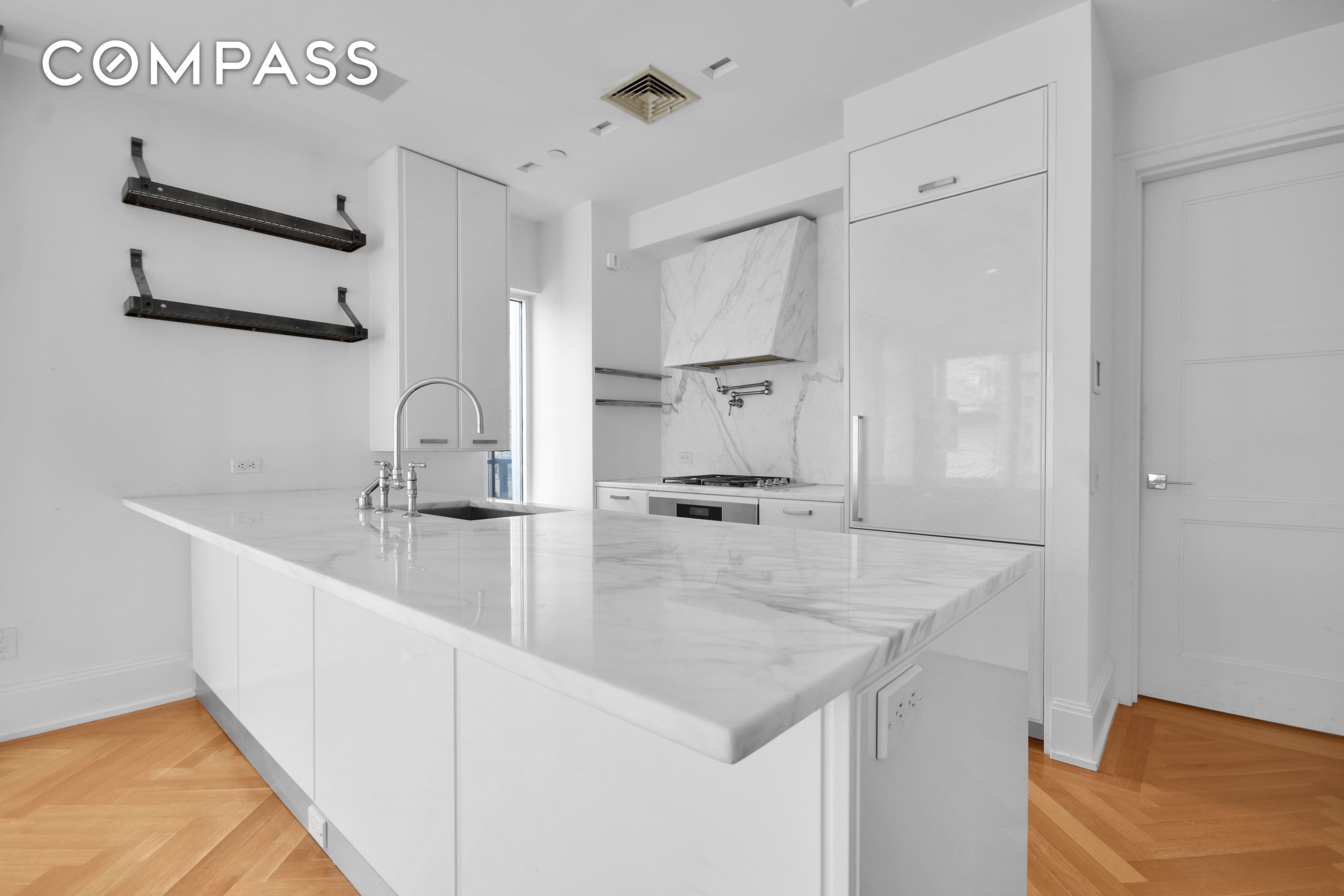 #5 photo, 305 E 85th Street, Upper East Side , NY 10028