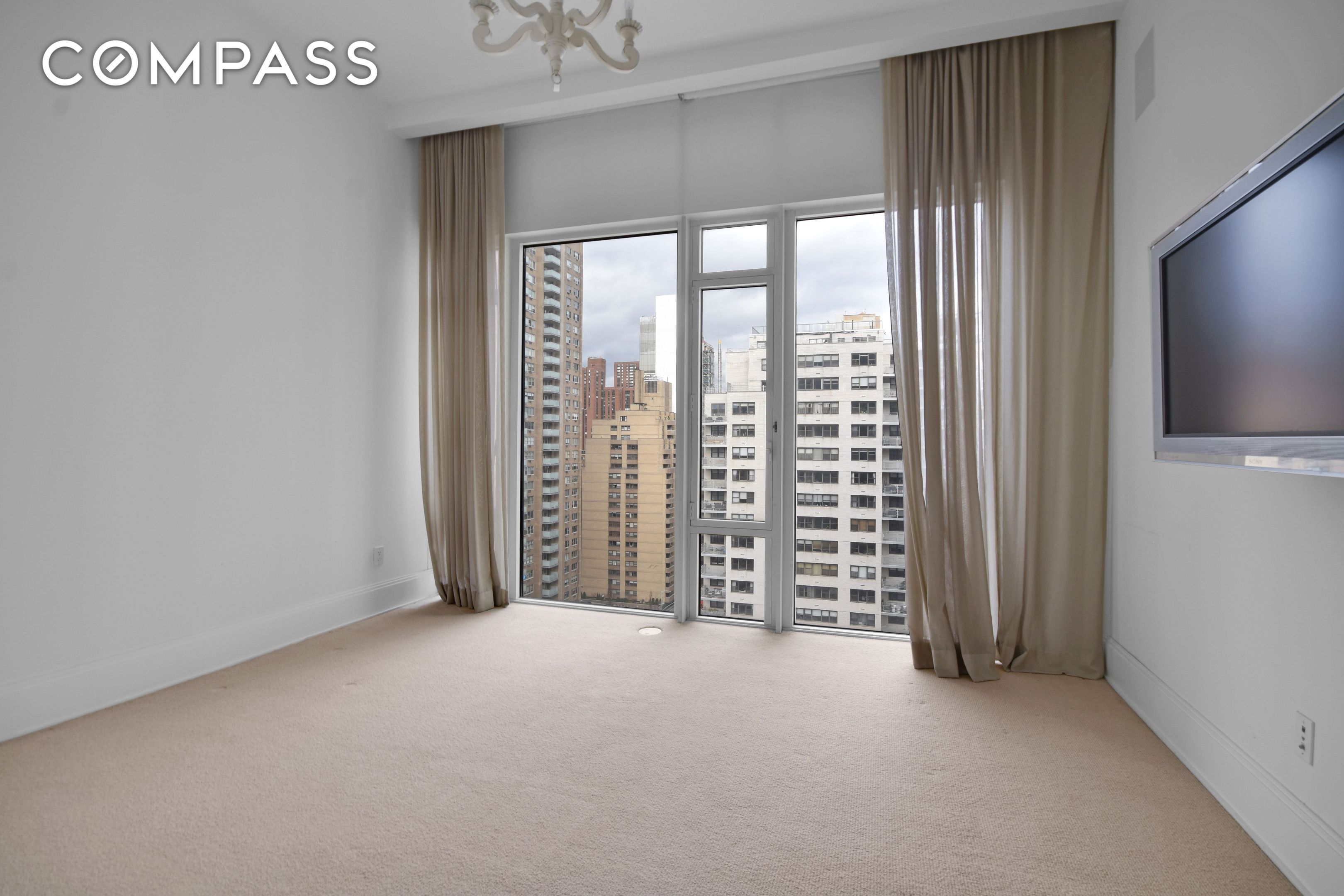 #7 photo, 305 E 85th Street, Upper East Side , NY 10028