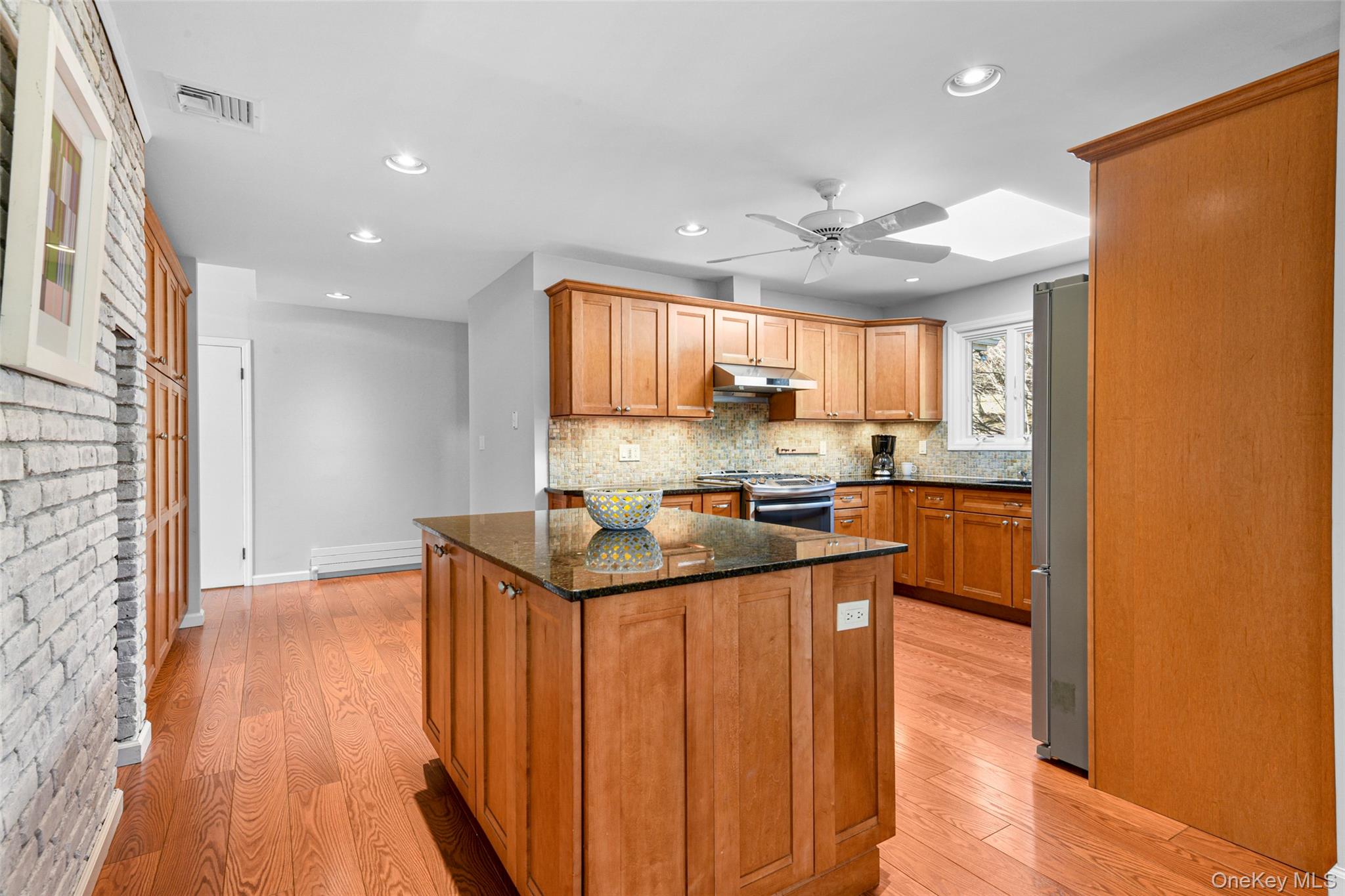 #18 photo, 60 Overhill Road, New Rochelle , NY 10804