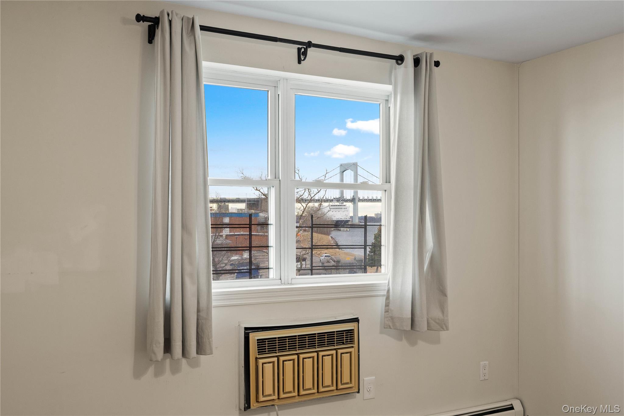 #20 photo, 10 Pennyfield Ave Avenue, Bronx , NY 10465