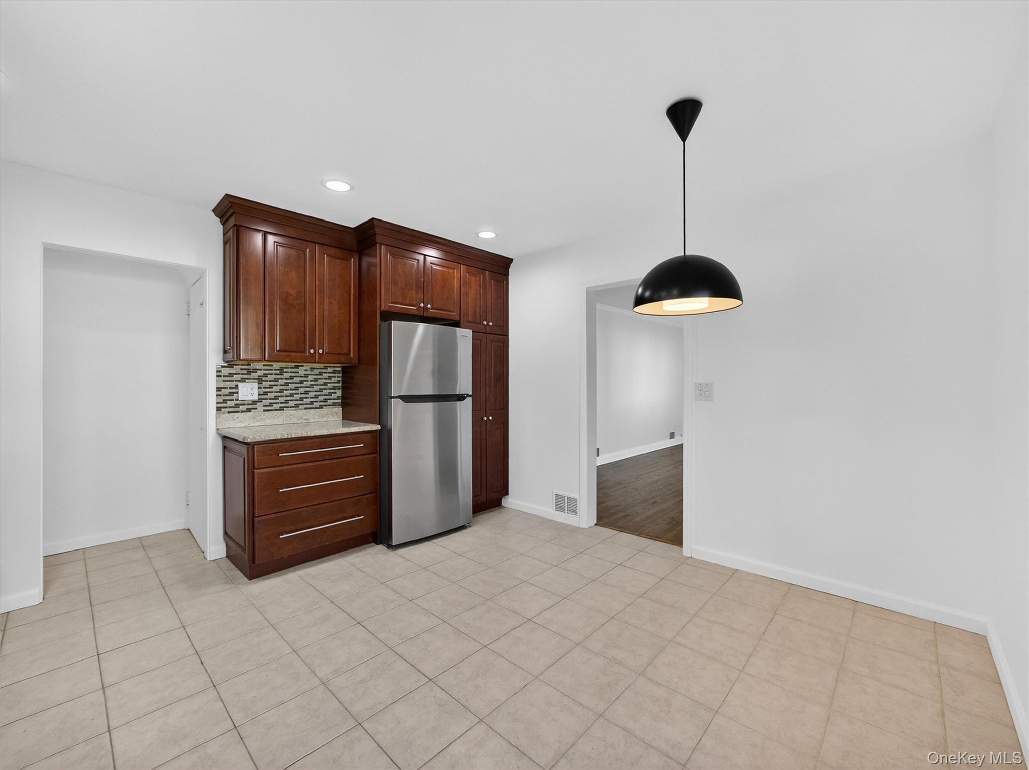 #11 photo, 180 W Washington Avenue, Pearl River , NY 10965