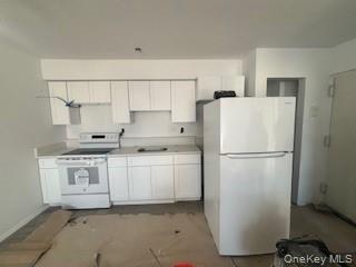 #4 photo, 122-02 25th Road, Flushing , NY 11354