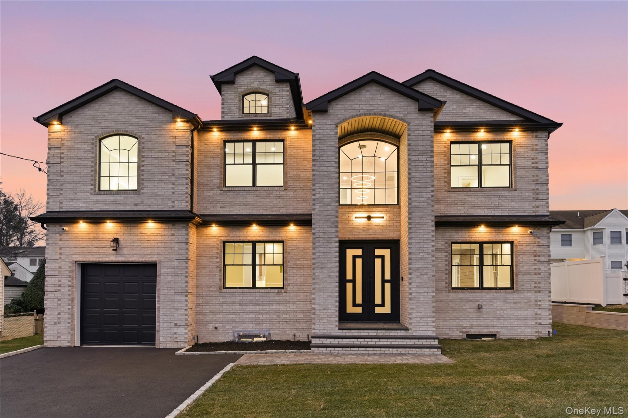 #1 photo, 12 Lee Avenue, Нассау ‖ Albertson , NY 11507