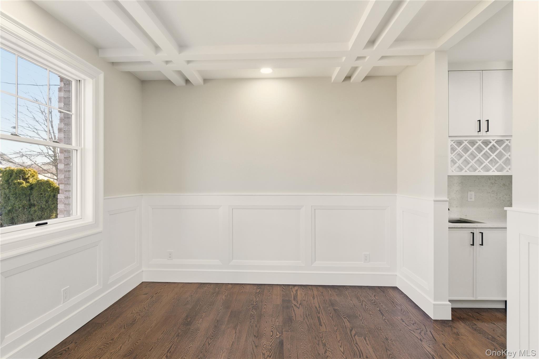 #14 photo, 12 Lee Avenue, Нассау ‖ Albertson , NY 11507