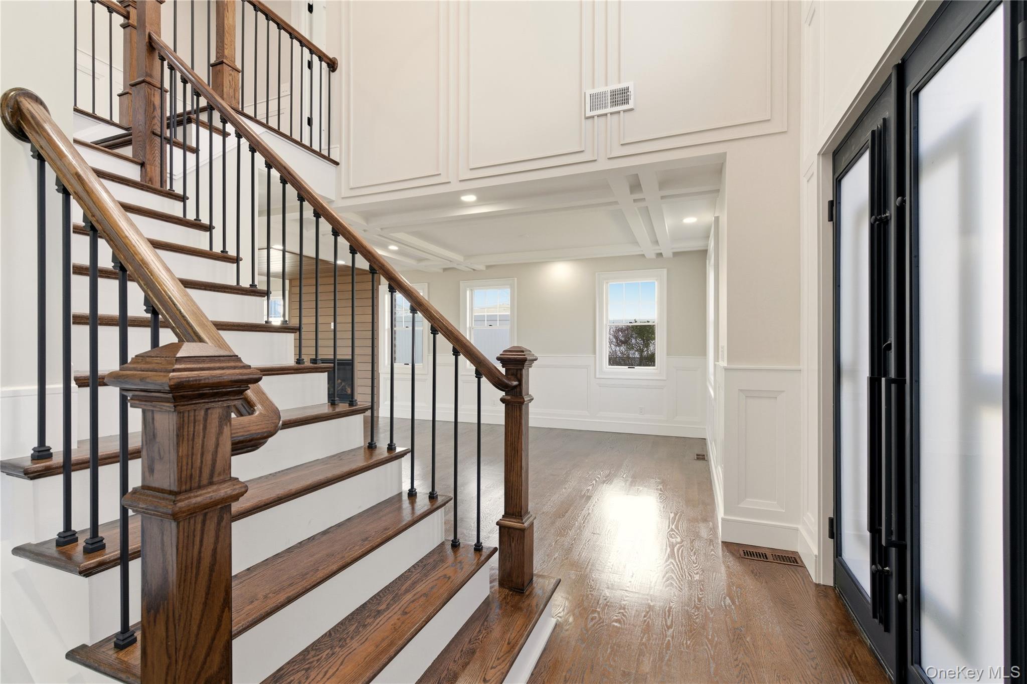 #3 photo, 12 Lee Avenue, Нассау ‖ Albertson , NY 11507