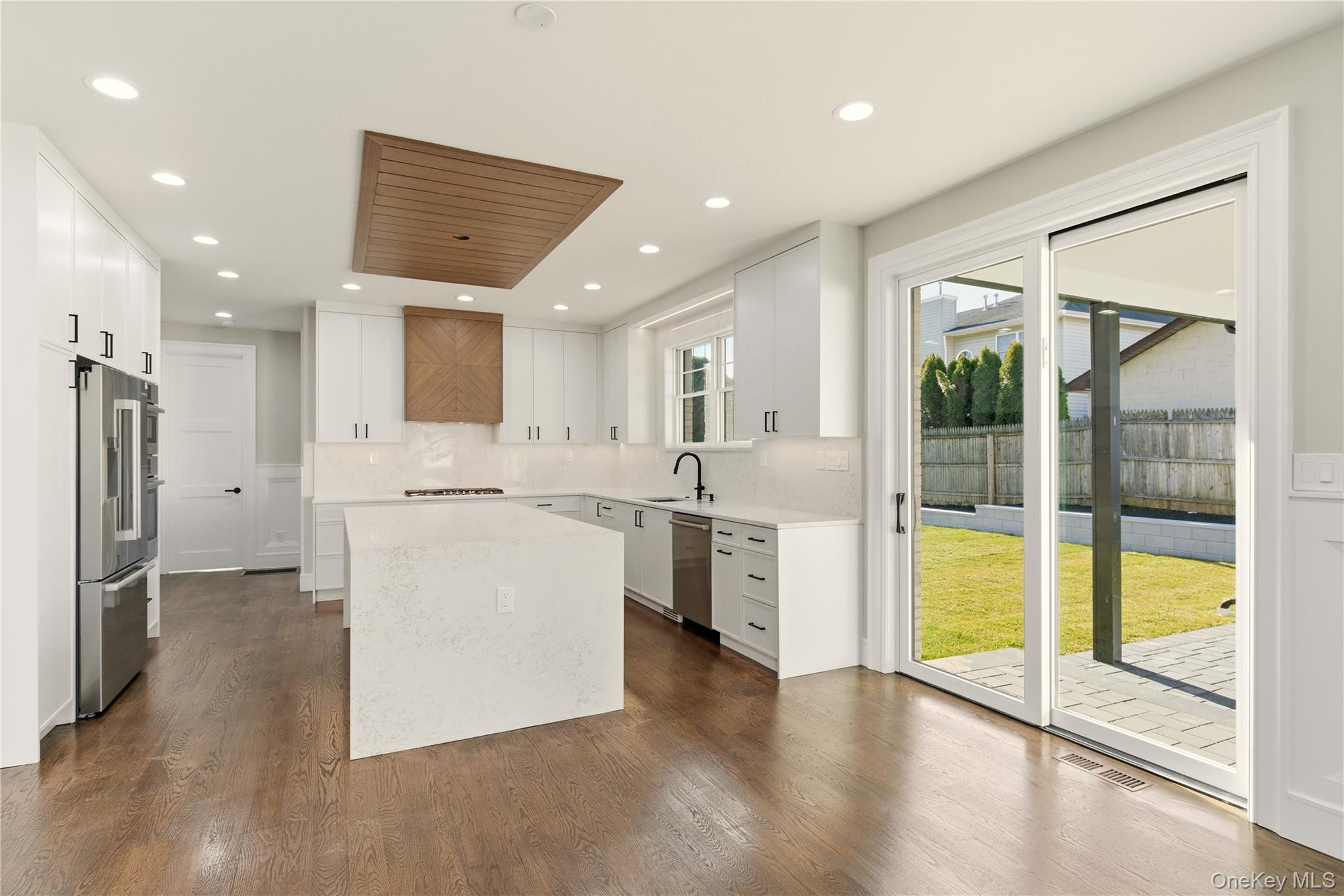 #9 photo, 12 Lee Avenue, Нассау ‖ Albertson , NY 11507