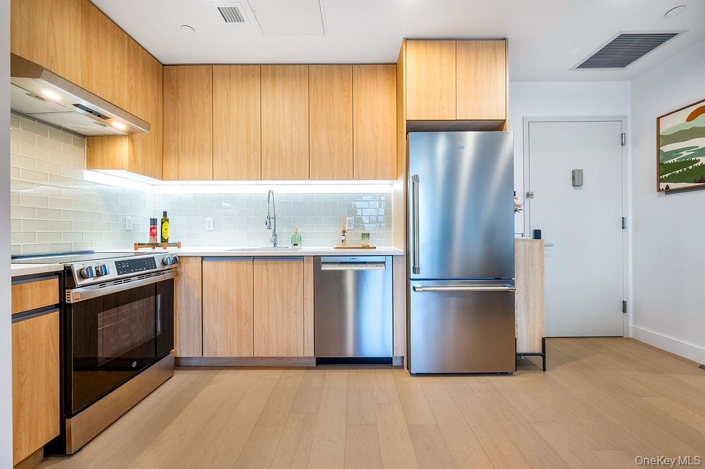 #5 photo, 150-02 Northern Blvd, קווינס Flushing , NY 11354