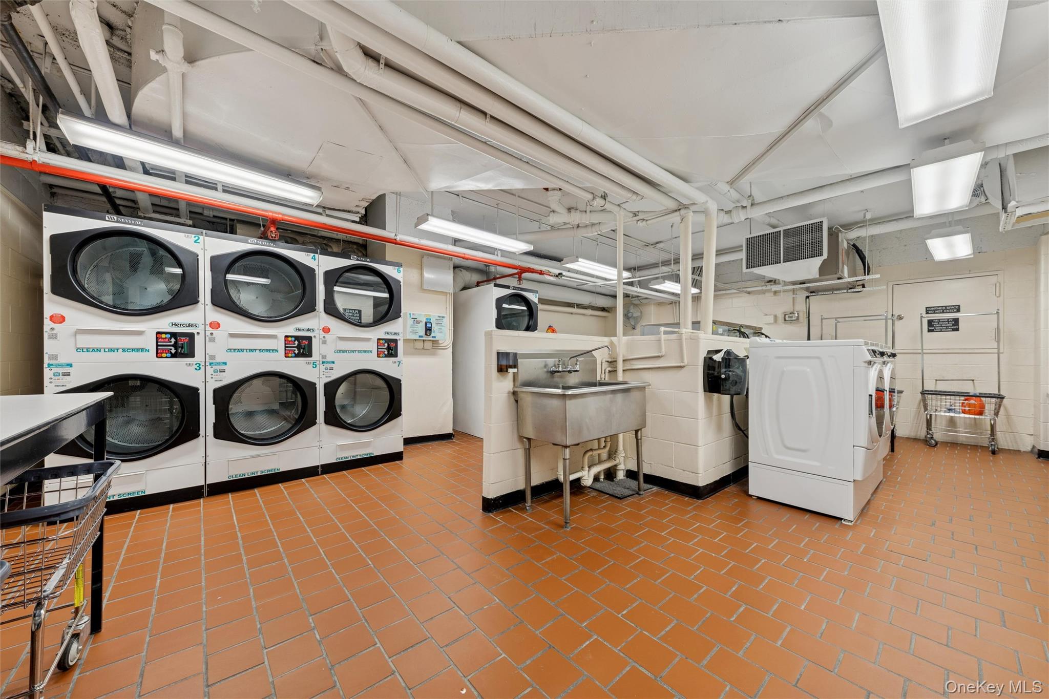 #13 photo, 251 E 51st Street, 曼哈顿 New York (Manhattan) , NY 10022