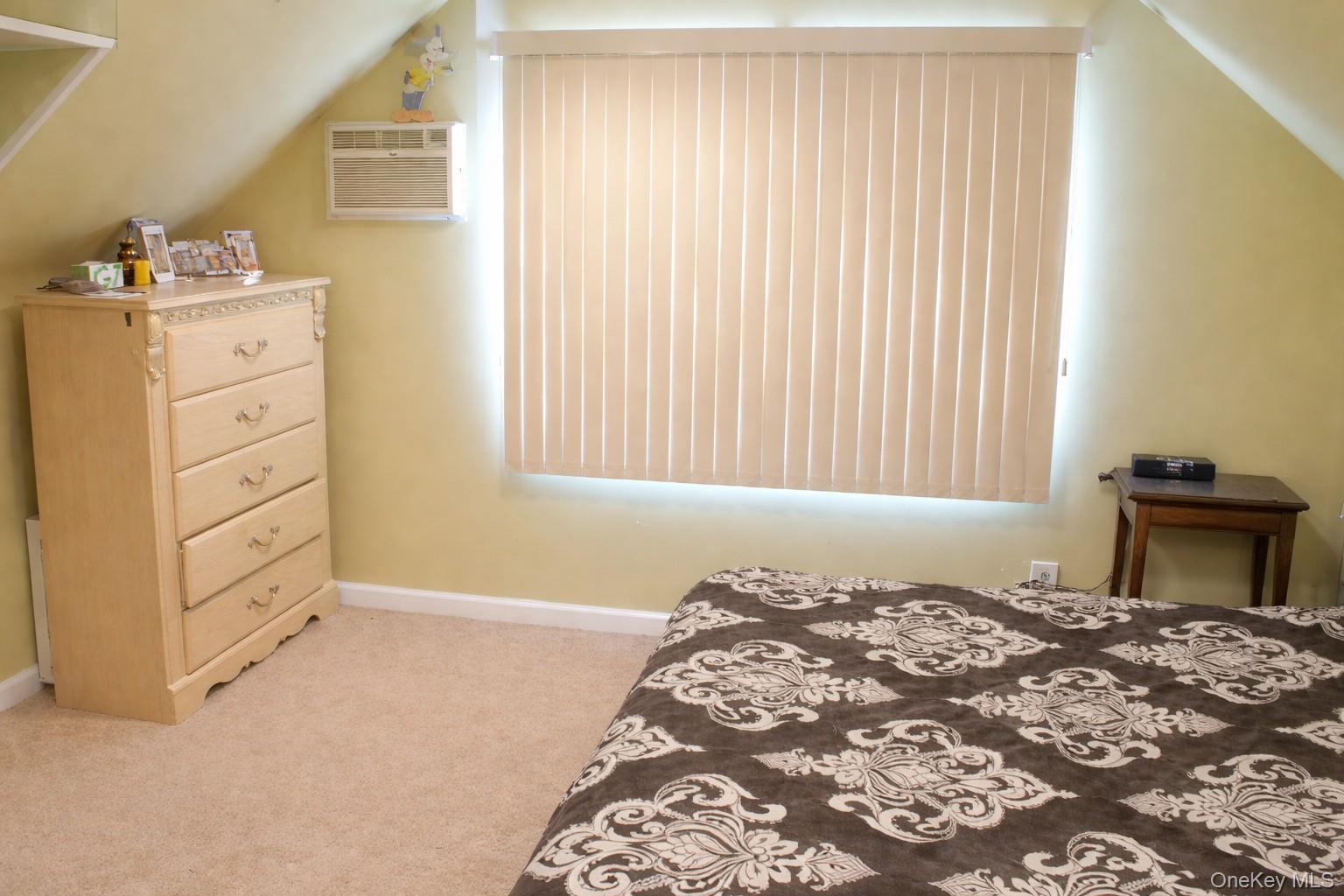 #14 photo, 1696 Francis Drive, नासाउ काउंटी East Meadow , NY 11554